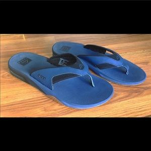 NWOT Reef Bottle Opening sandals - size 13